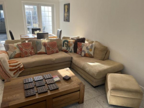 City Reach Retreat Spacious 4Bed House Startford Maryland Great Transport Links